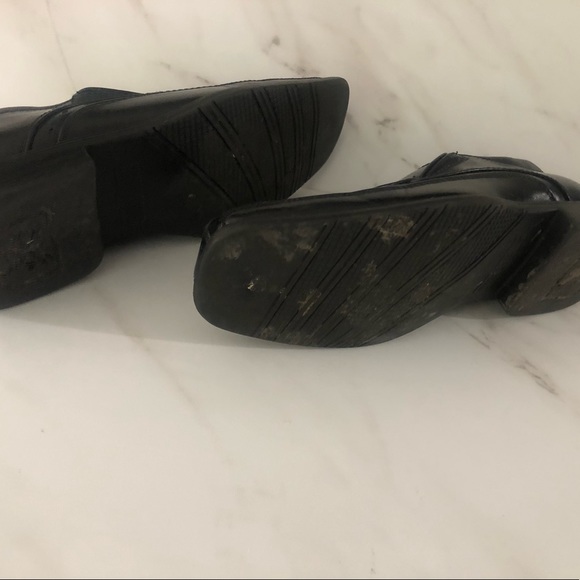 Shoe - Picture 3 of 4